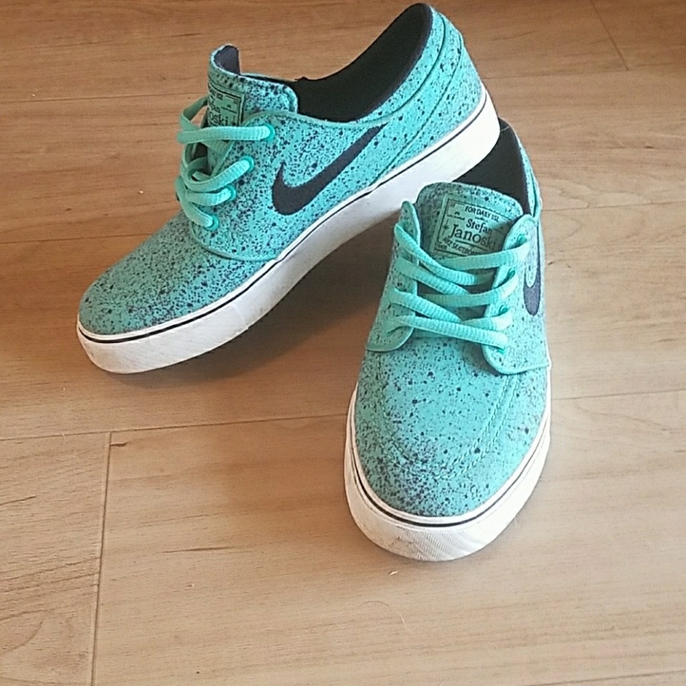 Stylish Teal Nike Shoe